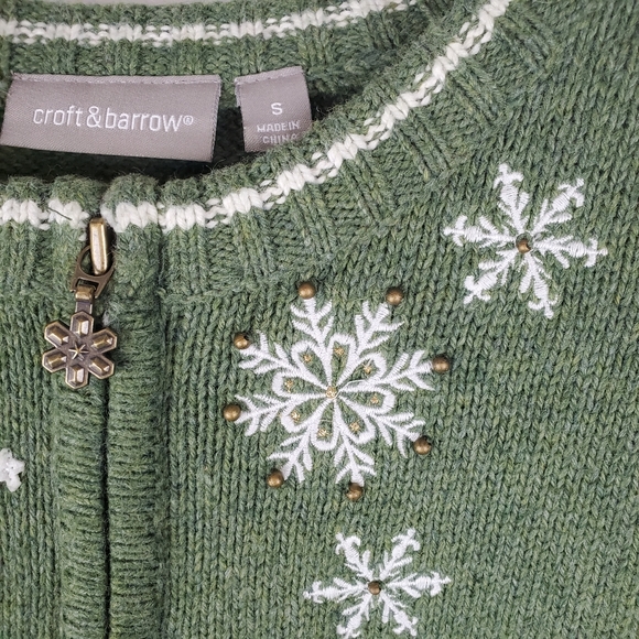 Croft & Barrow Green Snowflake Zip Front Sweater - Picture 3 of 5